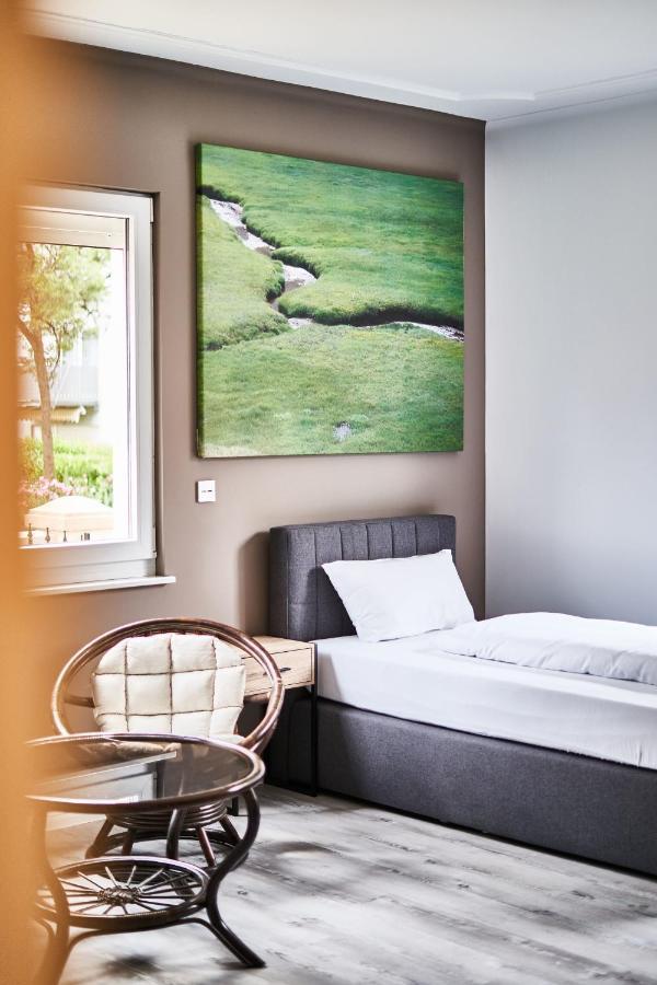 PRIMERA Zimmer mit Gemeinschaftsbad Singen  Exterior foto