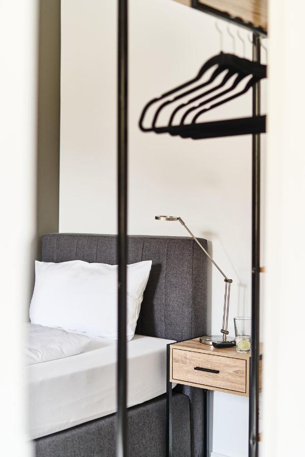 PRIMERA Zimmer mit Gemeinschaftsbad Singen  Exterior foto
