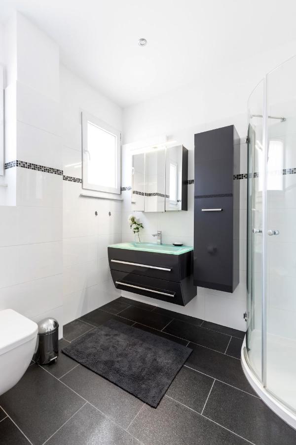 PRIMERA Zimmer mit Gemeinschaftsbad Singen  Exterior foto